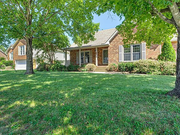 2nd image of 1576 Birchwood Cir