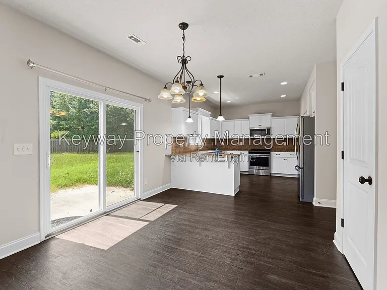 135 Beallwood Dr — Photo 9