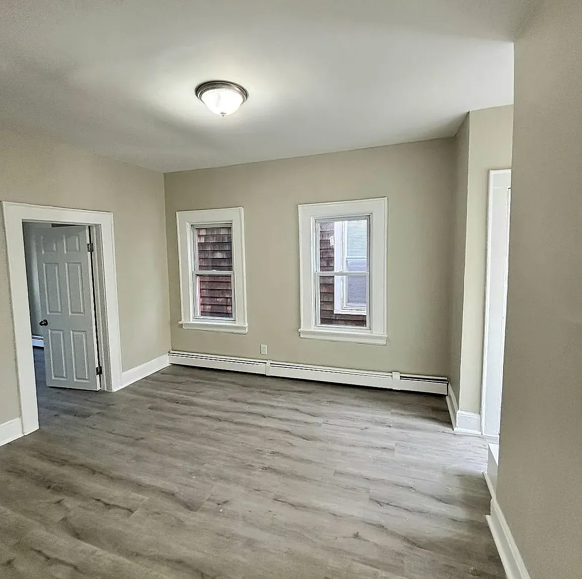 3 bed, 1000 sqft, $2,149 — Photo 3