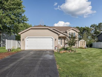 2513 Crestmount Ln, Burnsville, MN, 55306