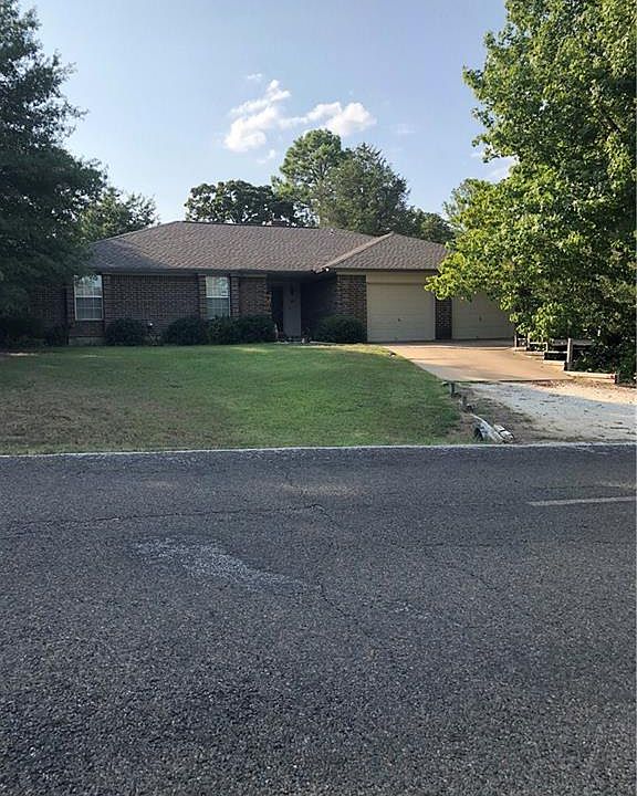 1st image of 81 Fairway Dr