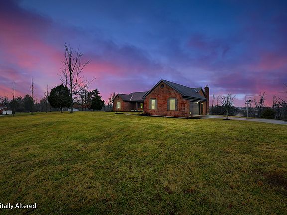 2nd image of 658 Aylor Ln