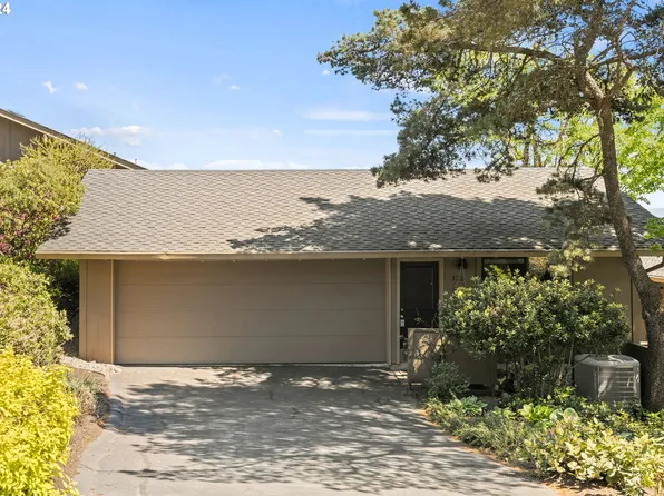 120 Condolea Dr, Lake Oswego, OR 97035