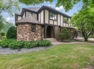 6026 Timberglade Cir, Bloomington, MN 55438