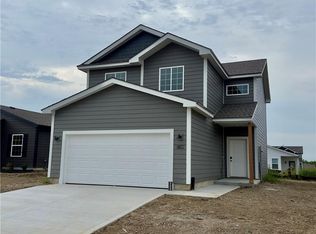 27109 E Oak View Dr, Lees Summit, MO 64086