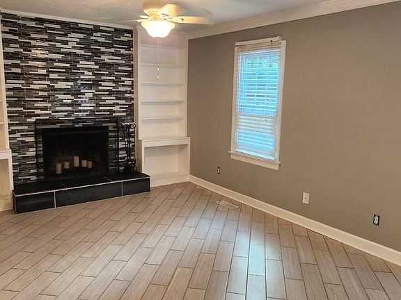 3rd image of 8137 Tiffany Ln