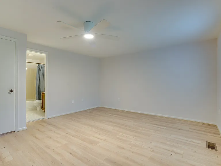14582 Truro Parish Ct — Photo 45