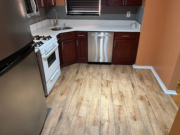 2424A Curtis St #2 — Photo 3