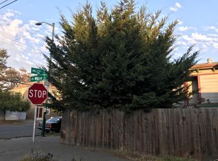 1699 12th St, Oakland, CA 94607