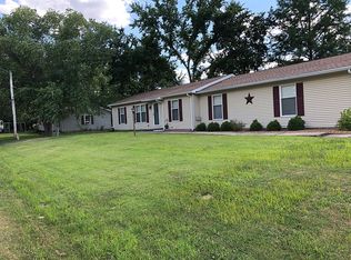 102 Cardinal Dr, Woodlawn, IL 62898