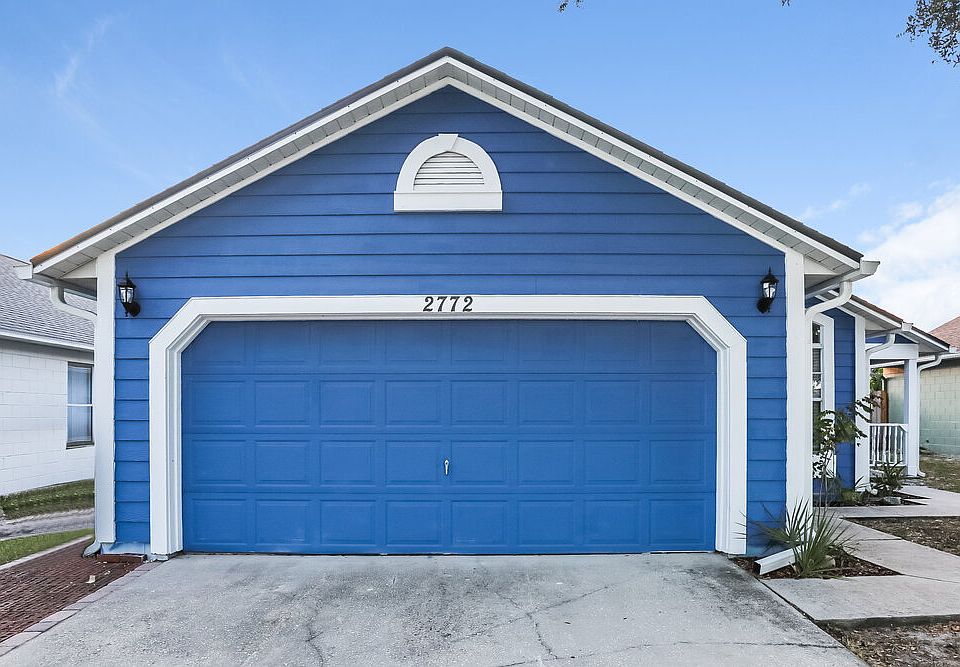 1st image of 2772 Delcrest Dr