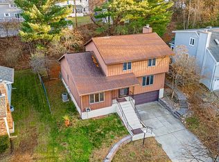 147 Holmes Dl, Albany, NY 12208