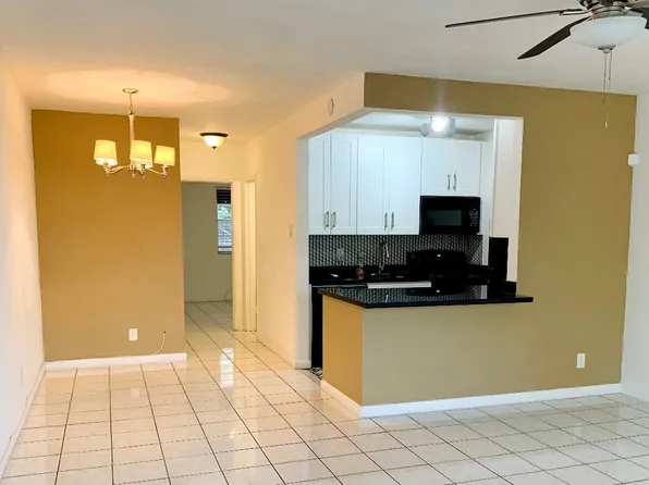 2915 Plunkett Street #11d, Hollywood, FL 33020