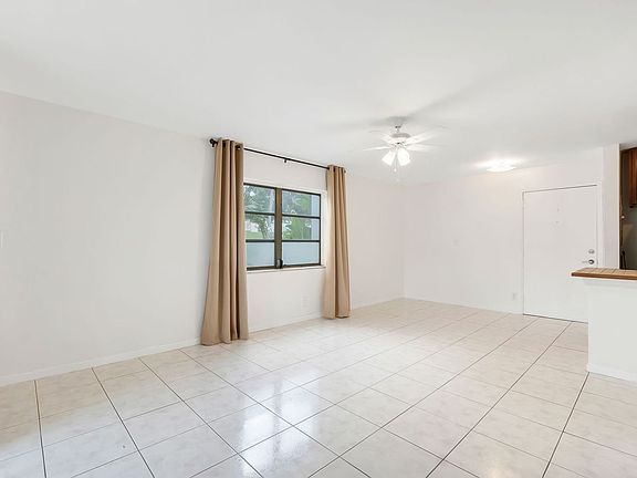 4th image of 3040 NE 16th Ave APT A101