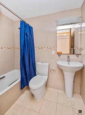 Rented by R New York | media 18
