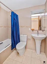 Rented by R New York
