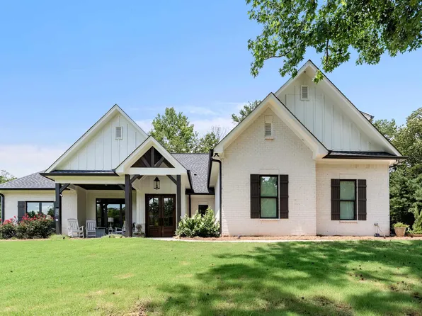 340 Lake Cottage Rd, Sterrett, AL 35147
