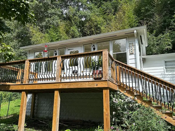 1499 Tuckahoe Rd, White Sulphur Springs, WV 24986