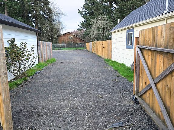 2nd image of NE 122nd