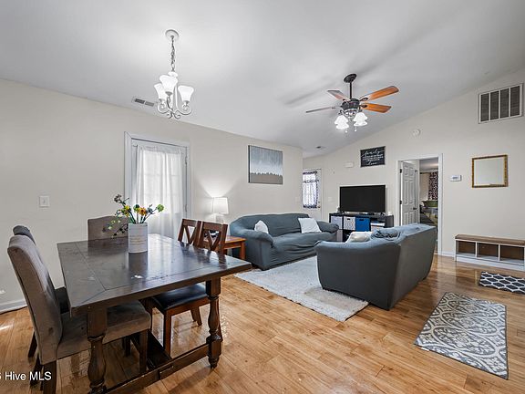 5th image of 3594 Red Oak Drive