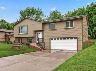 17918 Weaver Lake Dr, Maple Grove, MN 55311