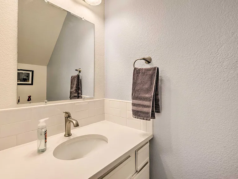 1128 N Iron Horse Dr — Photo 10
