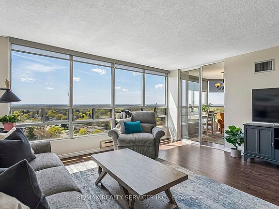 5th image of 320 Mill St S Unit 1108