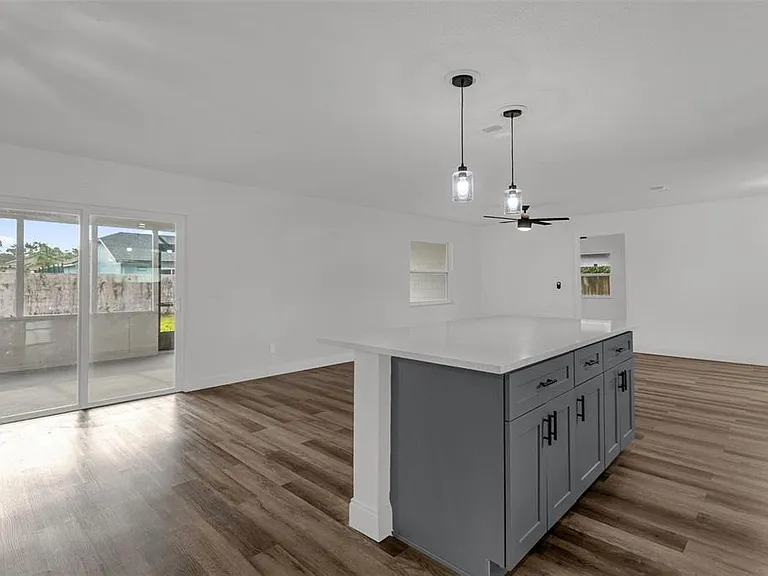 2433 Benjamin Dr — Photo 10
