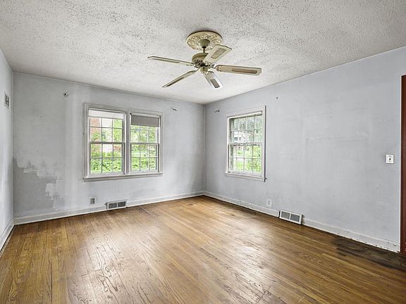 2nd image of 3209 Topping Road