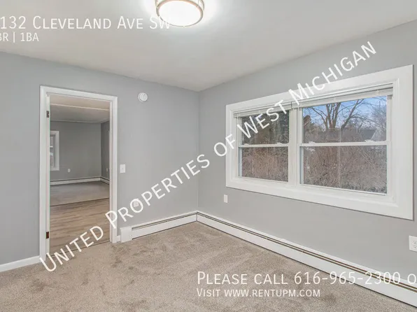 2132 Cleveland Ave SW, Wyoming, MI 49509