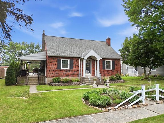 3rd image of 1846 31st St SW