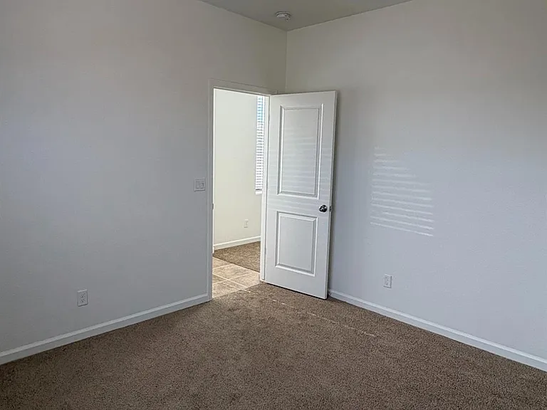 5990 E Kerckhoff Ave — Photo 14
