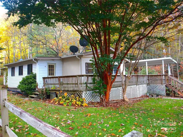 9 Smokey Cove Rd, Canton, NC 28716