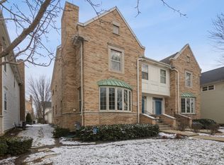 2175 Mint Ln, Glenview, IL 60026
