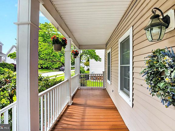 4th image of 615 Yardley Ln