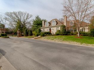 1 Old Club Ln, Nashville, TN 37215