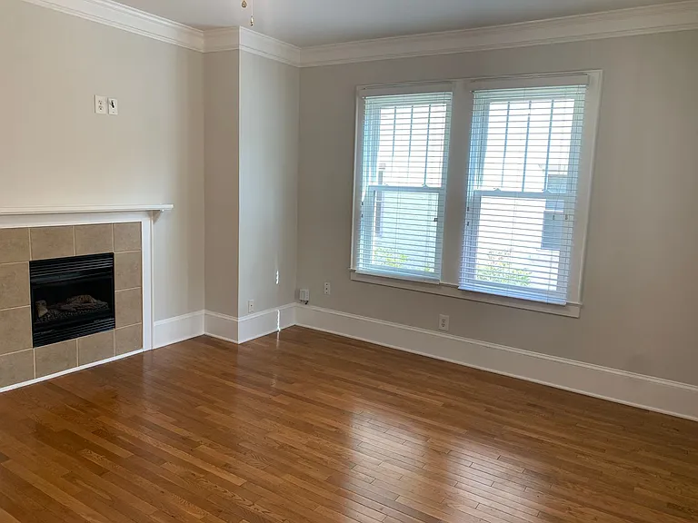 2125 Kirkwood Ave — Photo 3