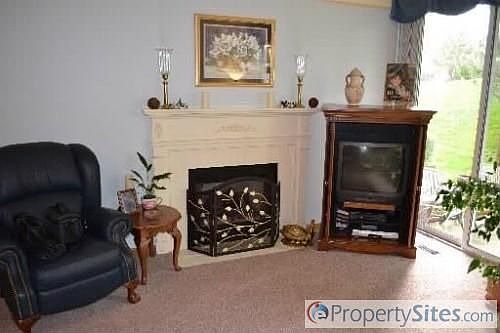 3rd image of 1048 Hinswood Dr