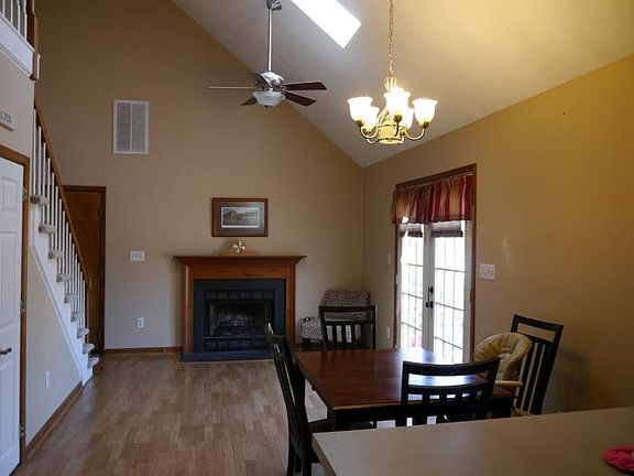 3rd image of 15463 Orchard Ln