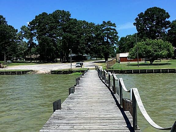 Fishing Pier looking at the land