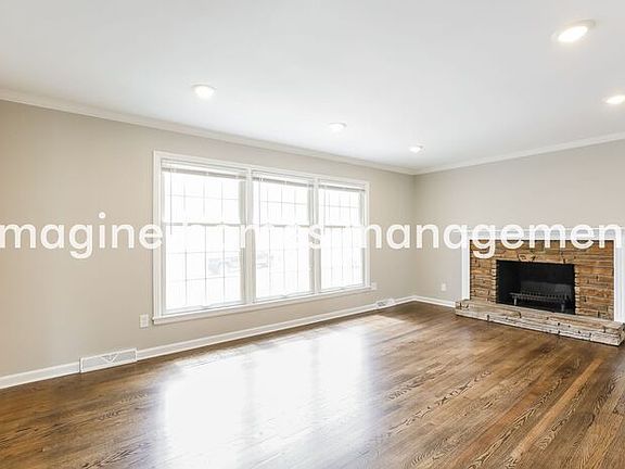 3rd image of 9612 W 93rd St