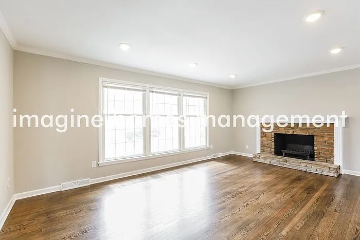 9612 W 93rd St — Photo 4