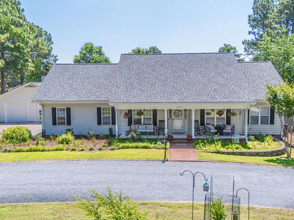 114 Bellhaven Drive, Carthage, NC 28327