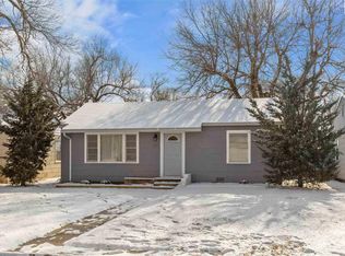 1207 E 10th Ave, Hutchinson, KS 67501