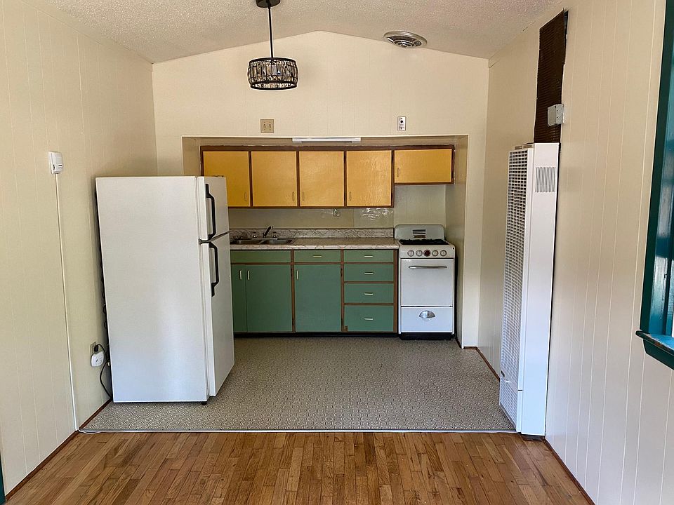 kitchen/living room