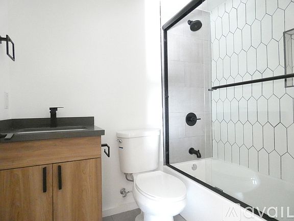 3rd image of 6032 Craner Ave #6032
