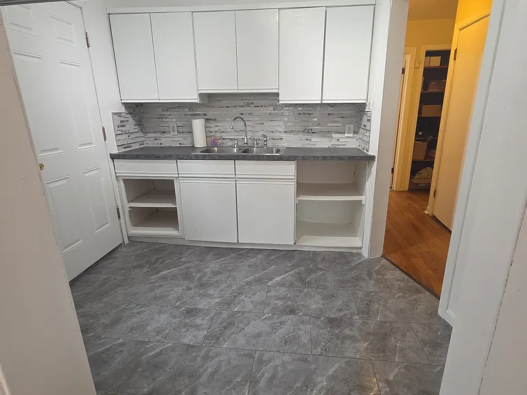 20913 Universal Ave — Photo 7