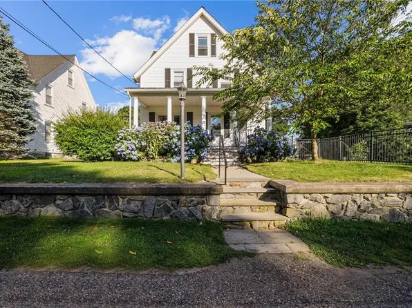 28 Homestead Ave, North Smithfield, RI 02896