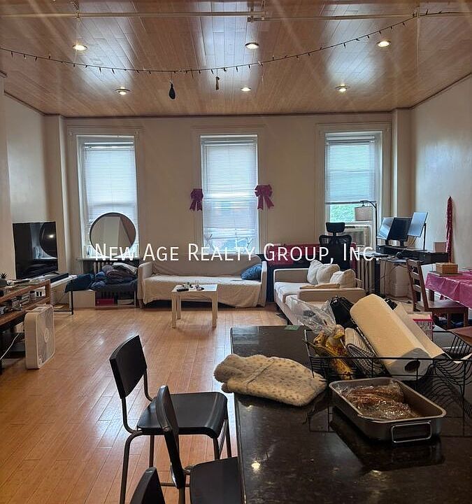 1st image of 32 S 40th St Floor 2