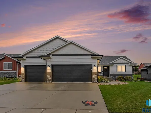 821 N Anthem Dr, Sioux Falls, SD 57110